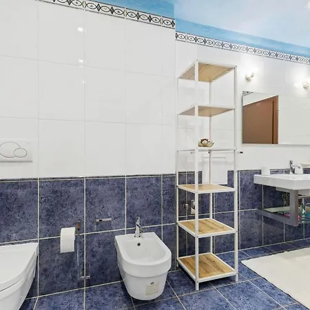 Family Hub In Centre *