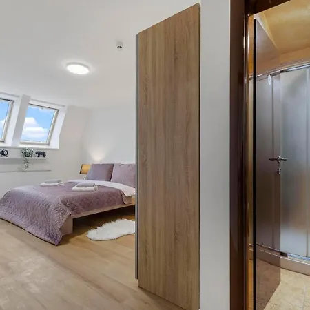 Family Hub In Centre Appartement Bratislava