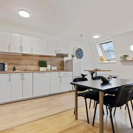 Family Hub In Centre Appartement Bratislava