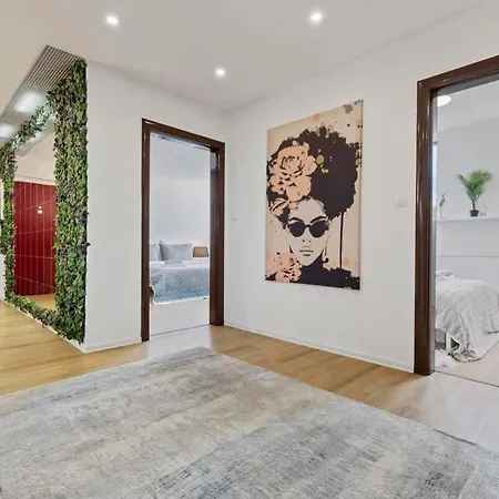 Family Hub In Centre *