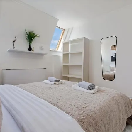 Apartment Family Hub In Centre Pressburg